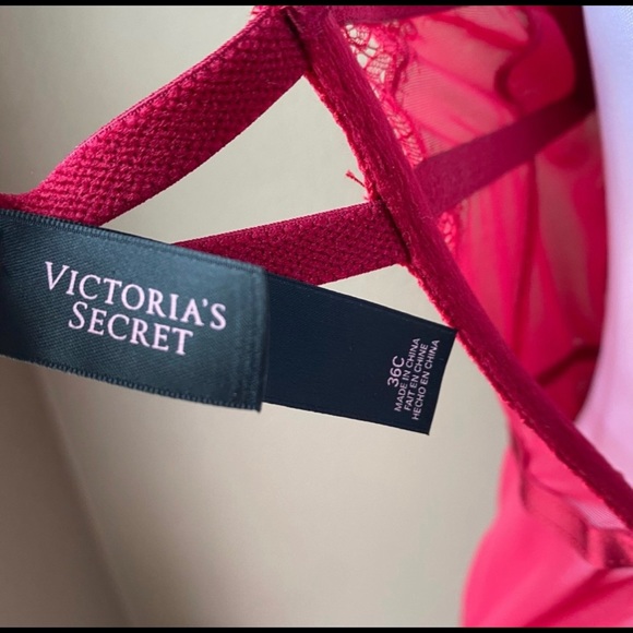 Victoria’s Secret Red Lace mesh strappy Lingerie garter - Picture 4 of 4